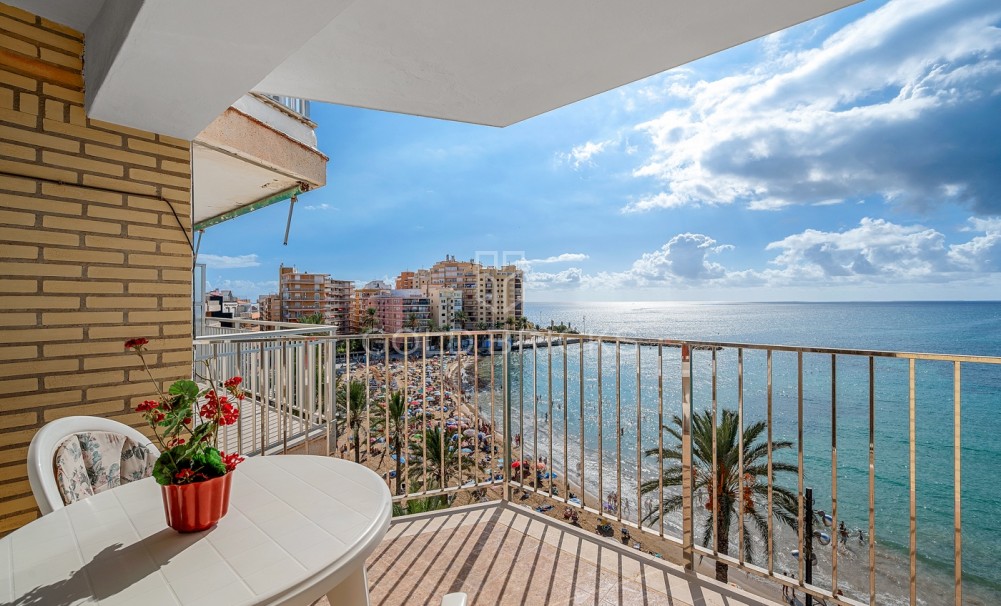 Apartment - Revente - Torrevieja - CBB-11568