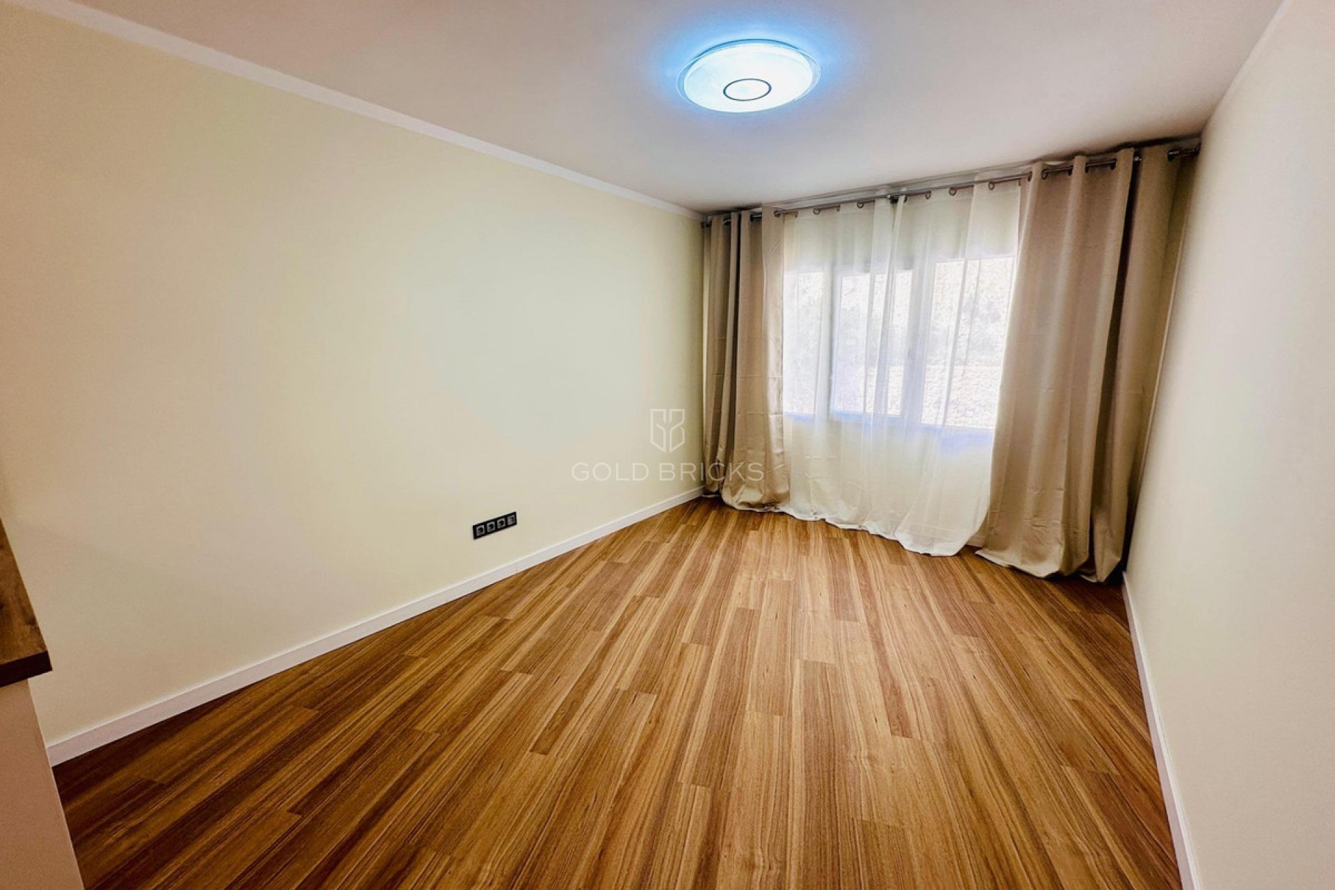 Återförsäljning ·  · Alicante · Alicante Centro