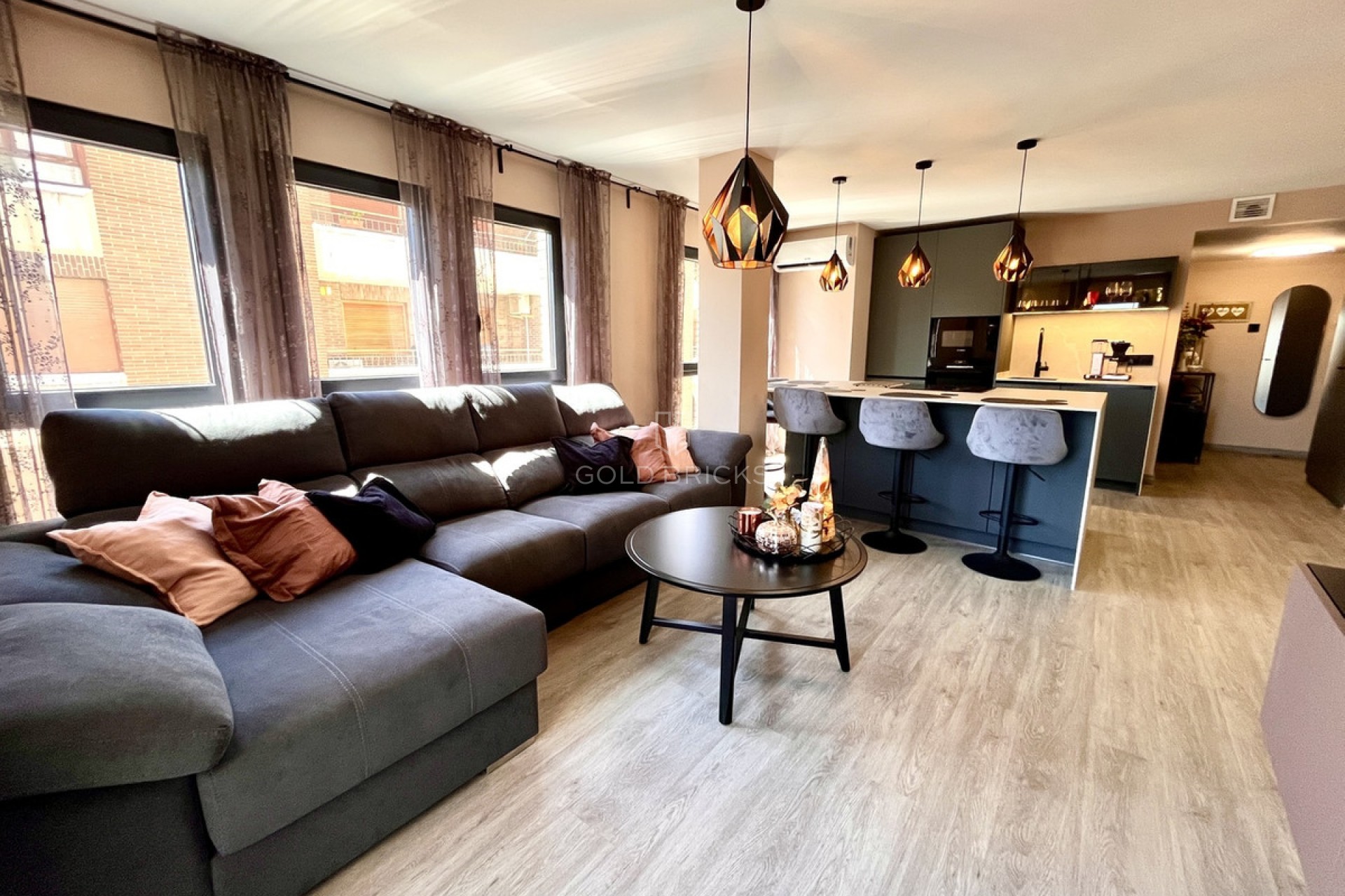 Återförsäljning ·  · Almoradí · Almoradi Centro