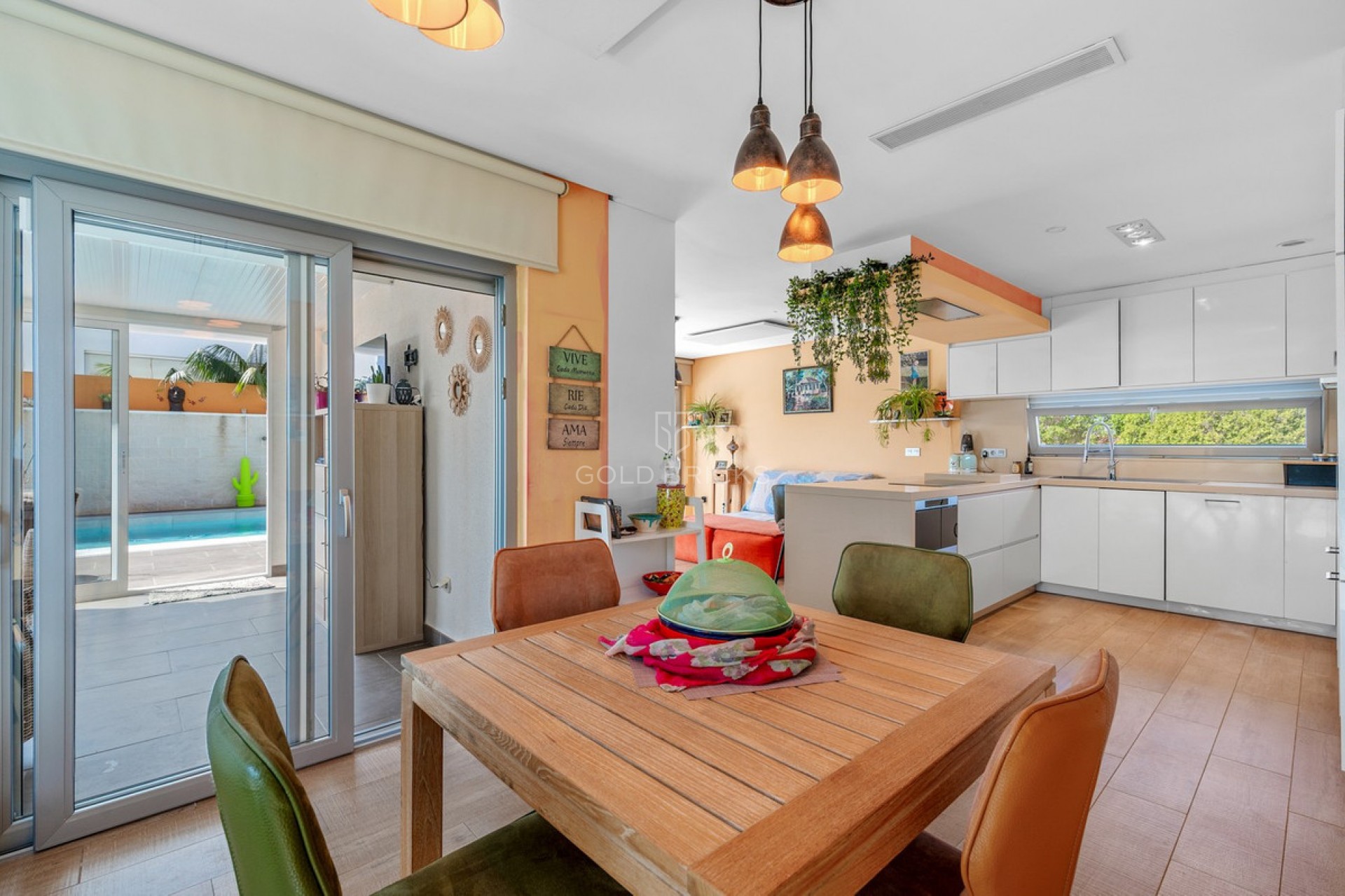 Återförsäljning ·  · Benijofar