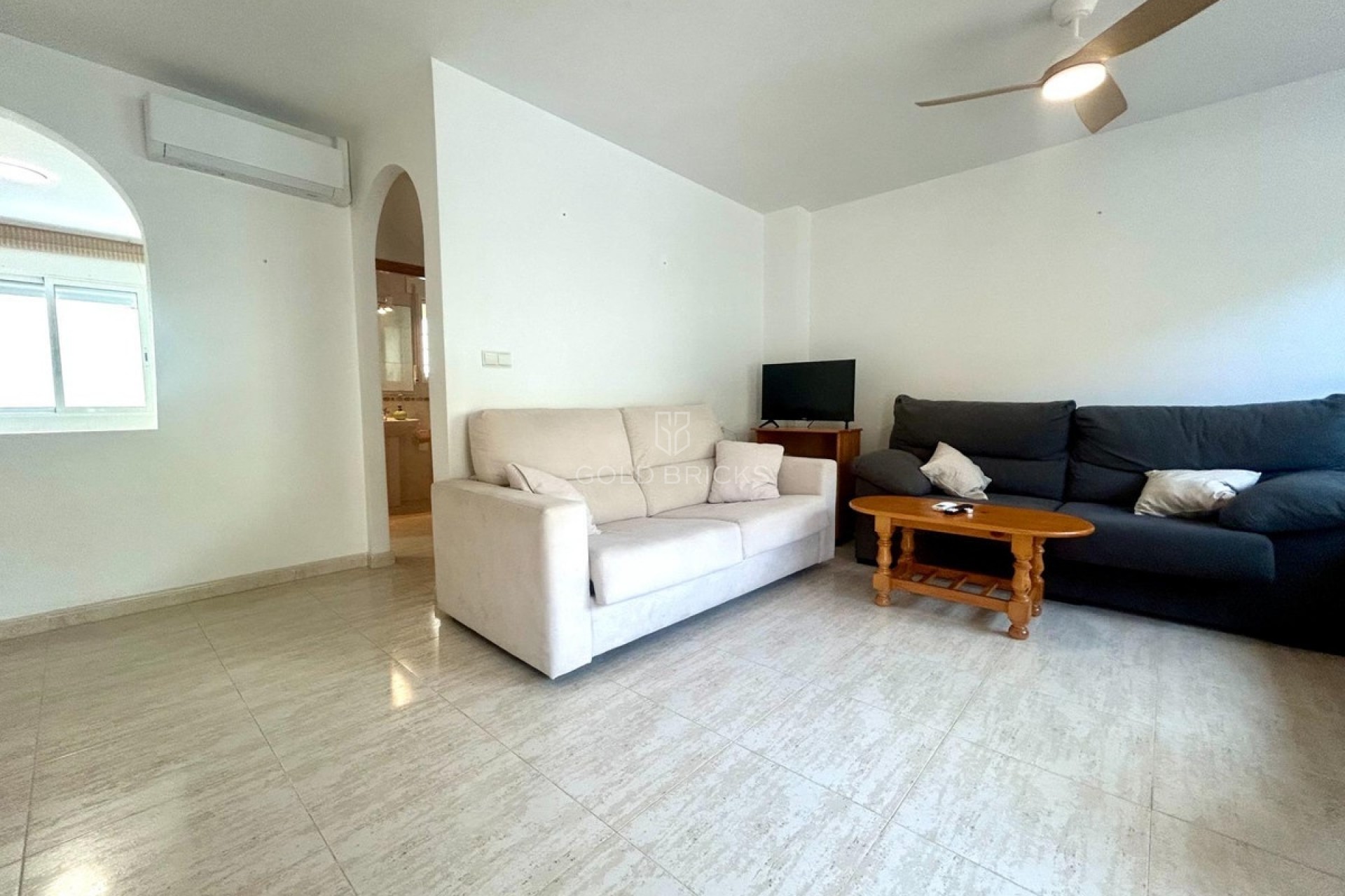 Återförsäljning ·  · Orihuela · Campoamor