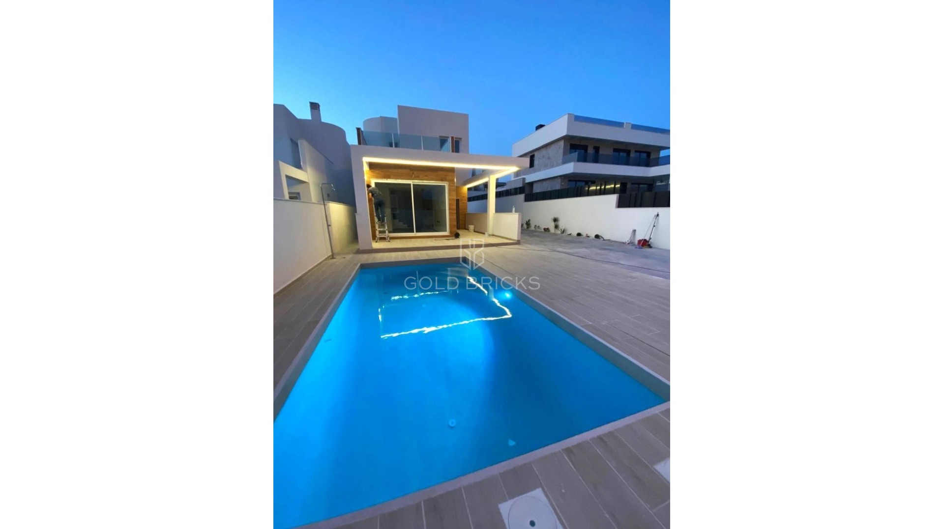  · Återförsäljning · Torrevieja · Aguas Nuevas