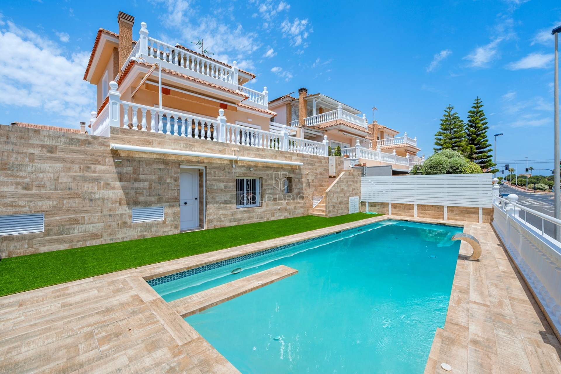 Återförsäljning · Villa · Torrevieja