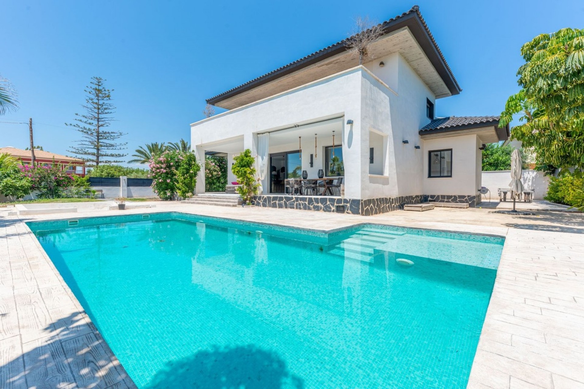 Återförsäljning ·  · Villena · San Juan