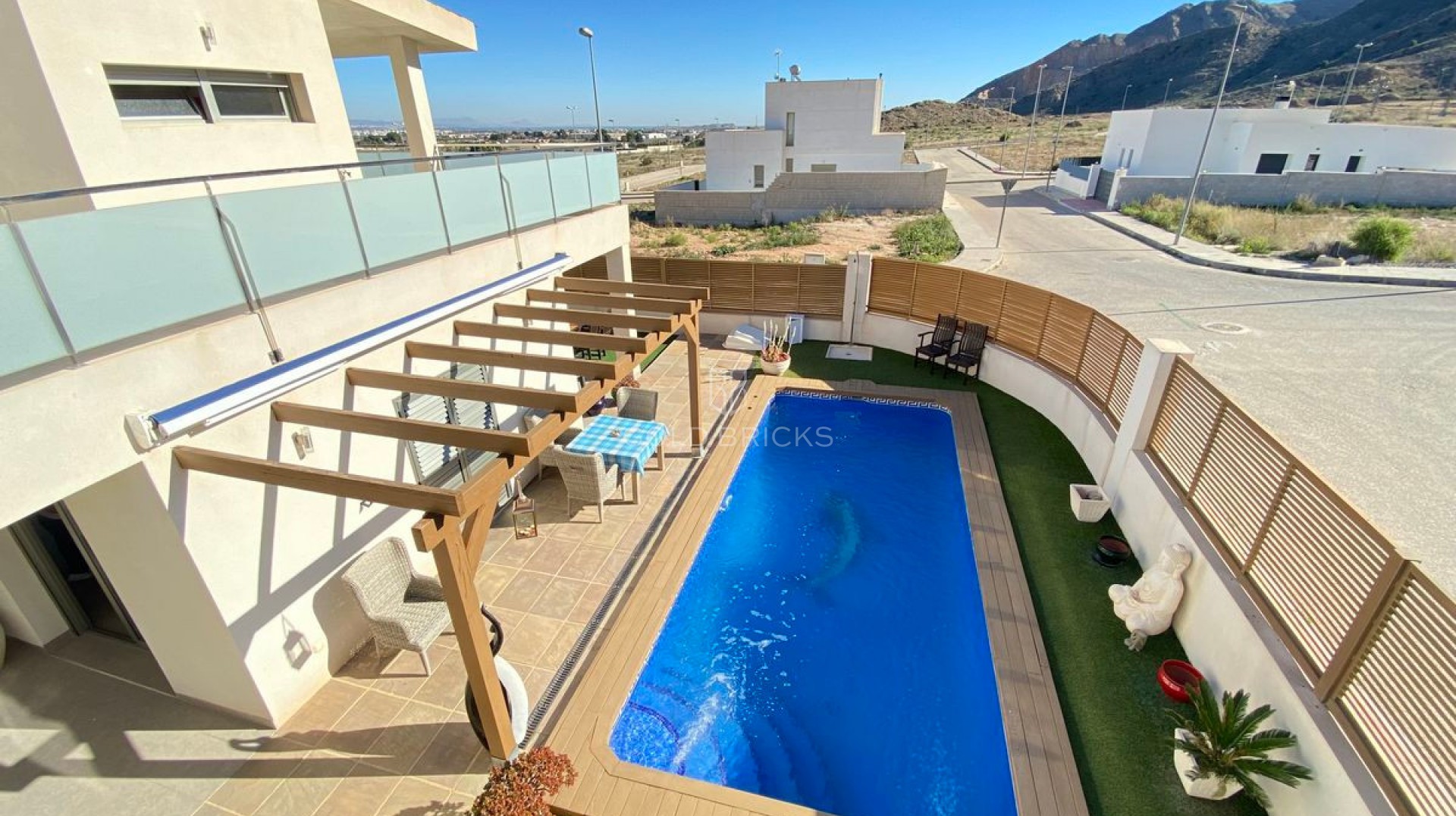 House - Detached Villa · Sale · Cox · Cox