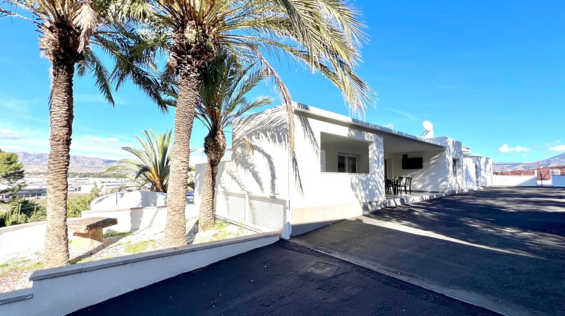 House - Detached Villa · Sale · Elda · Elda Centro