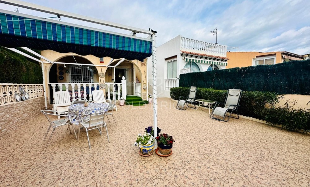 House - Semi-Detached House - Sale - Torrevieja - RS-82495