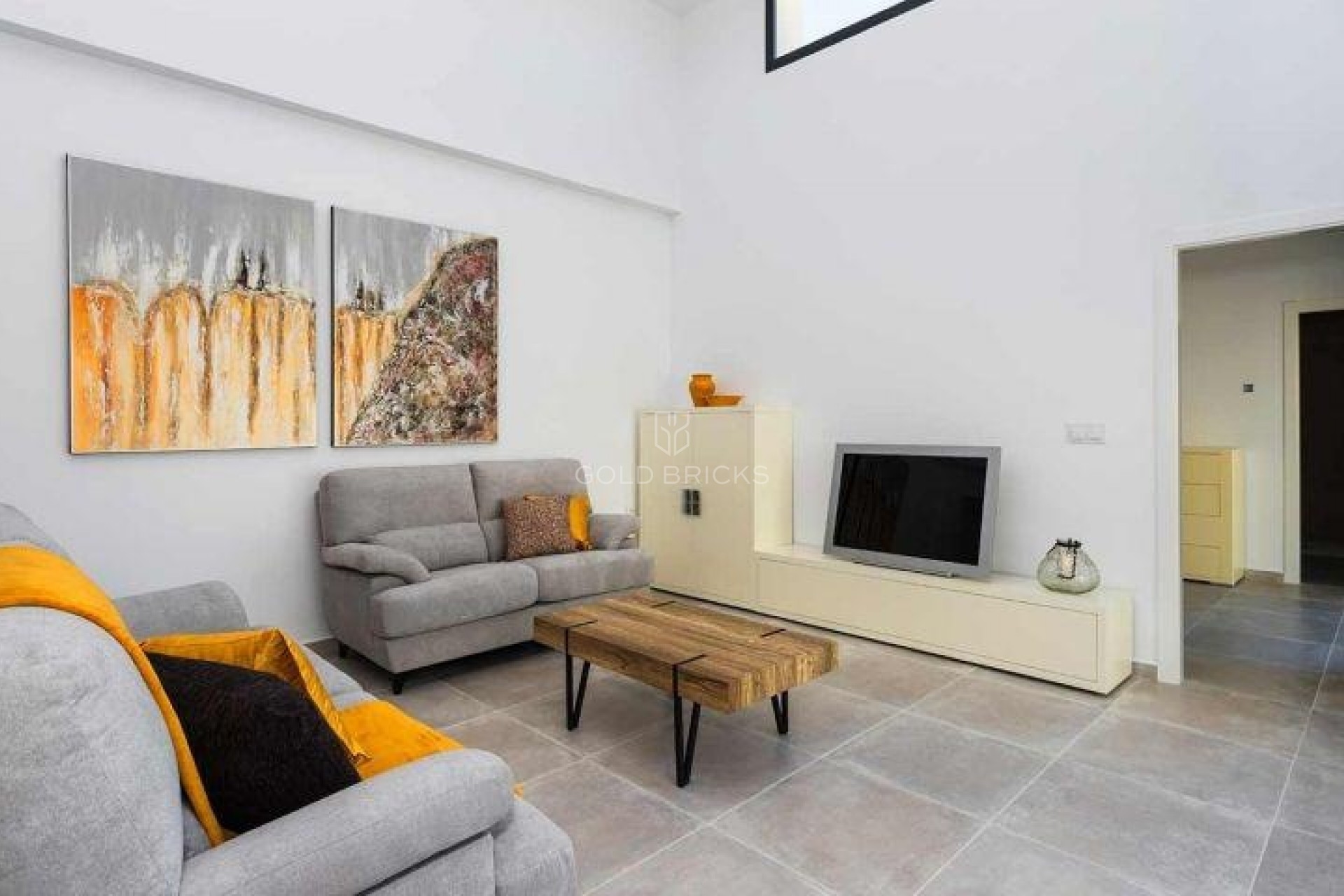 New Build · Quad-Haus · Daya Nueva · CENTRO