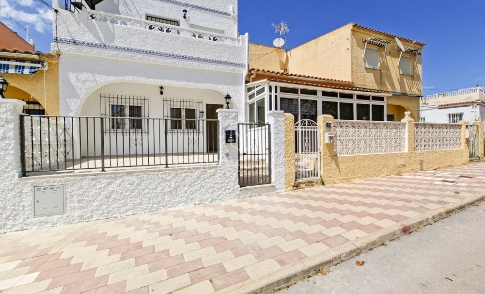 Radhus · Återförsäljning · San Fulgencio · Urb. La Marina