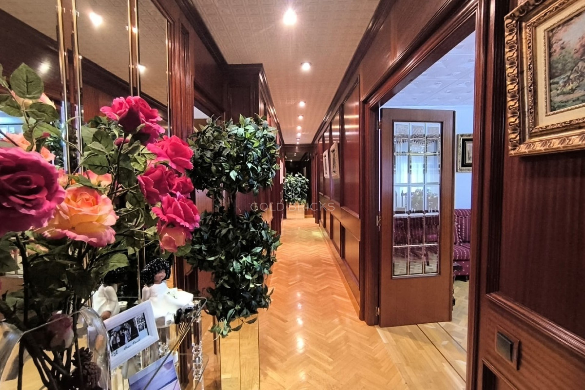 Resale ·  · Sax · Sax Centro