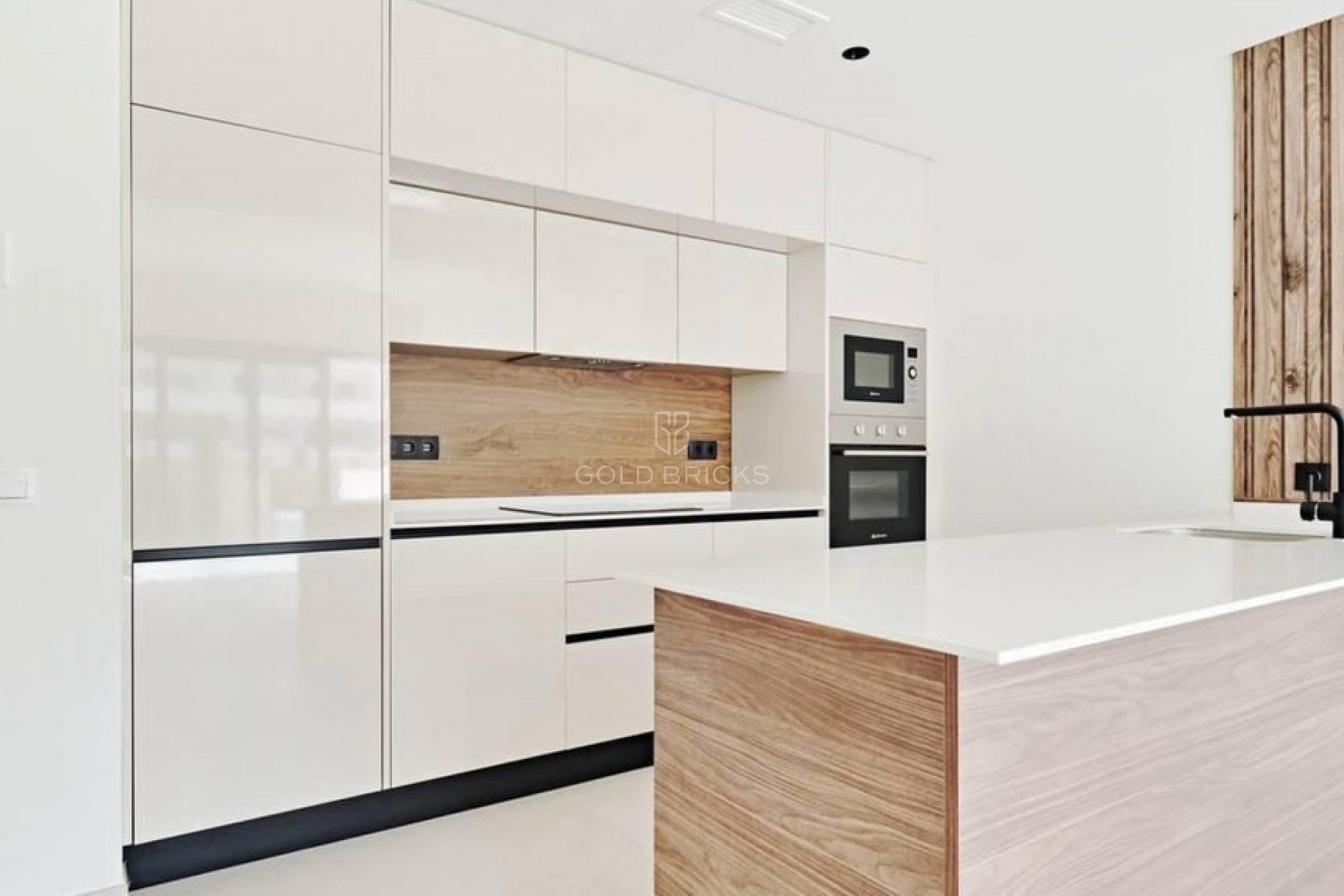 Revente ·  · Torrevieja · La veleta