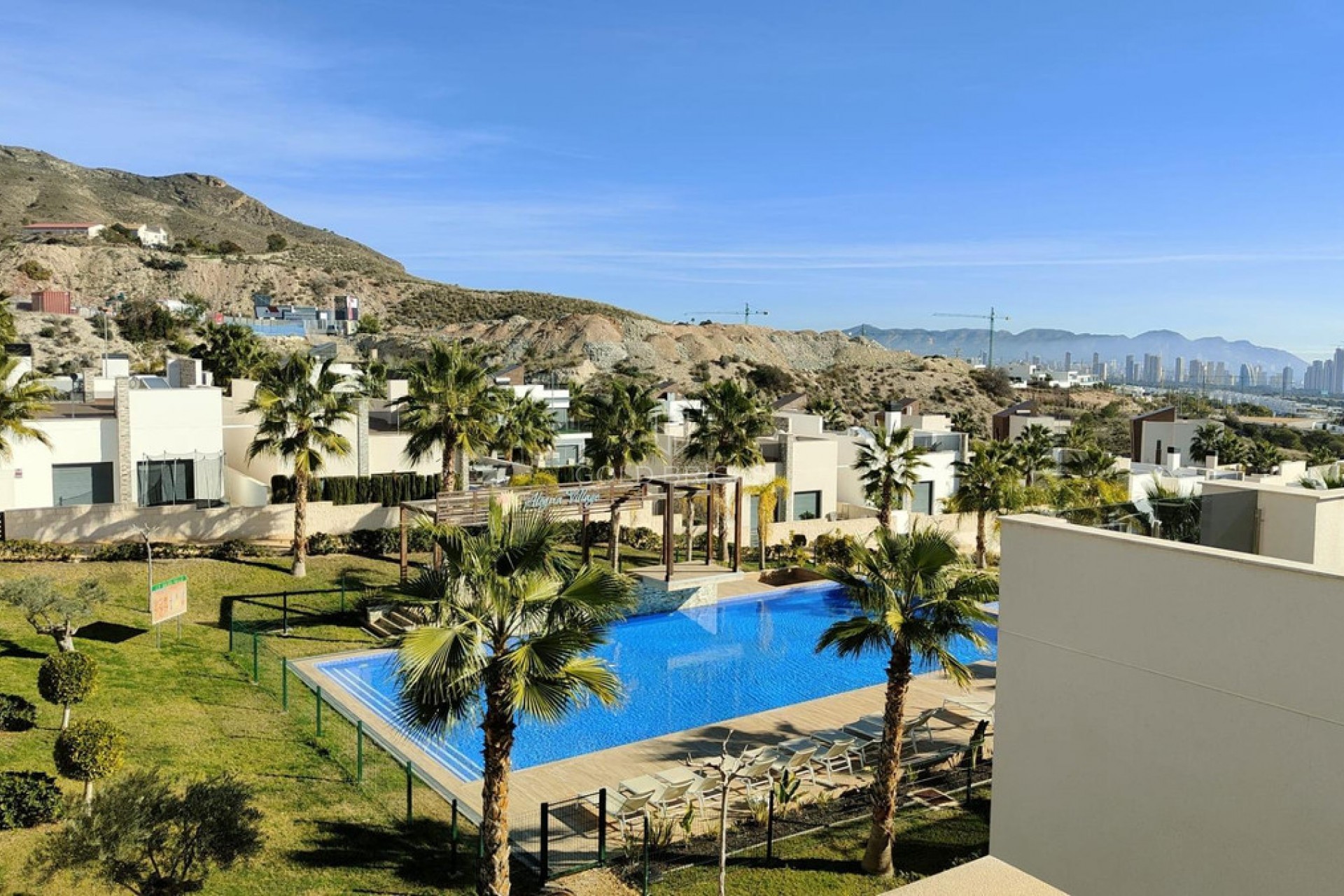 Sale · House - Bungalow · Finestrat