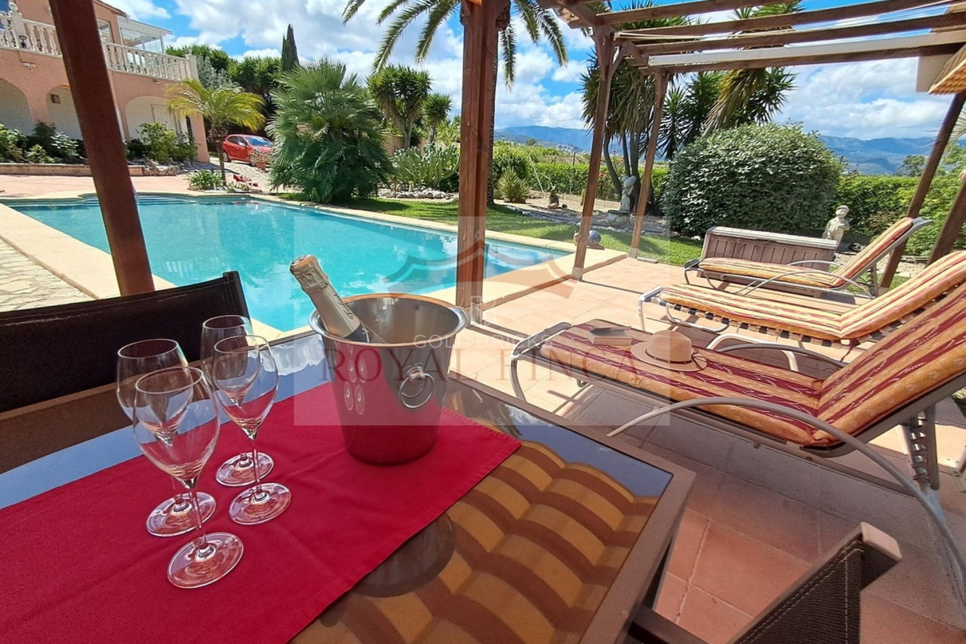 Sprzedaż ·  · Sanet y Negrals