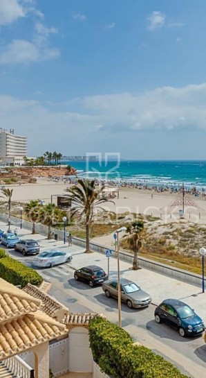 Villa - Sale - Orihuela Costa - La Zenia