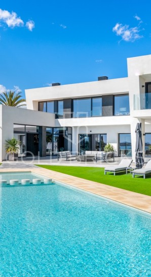 Villa - Sprzedaż - Orihuela Costa - Cabo Roig