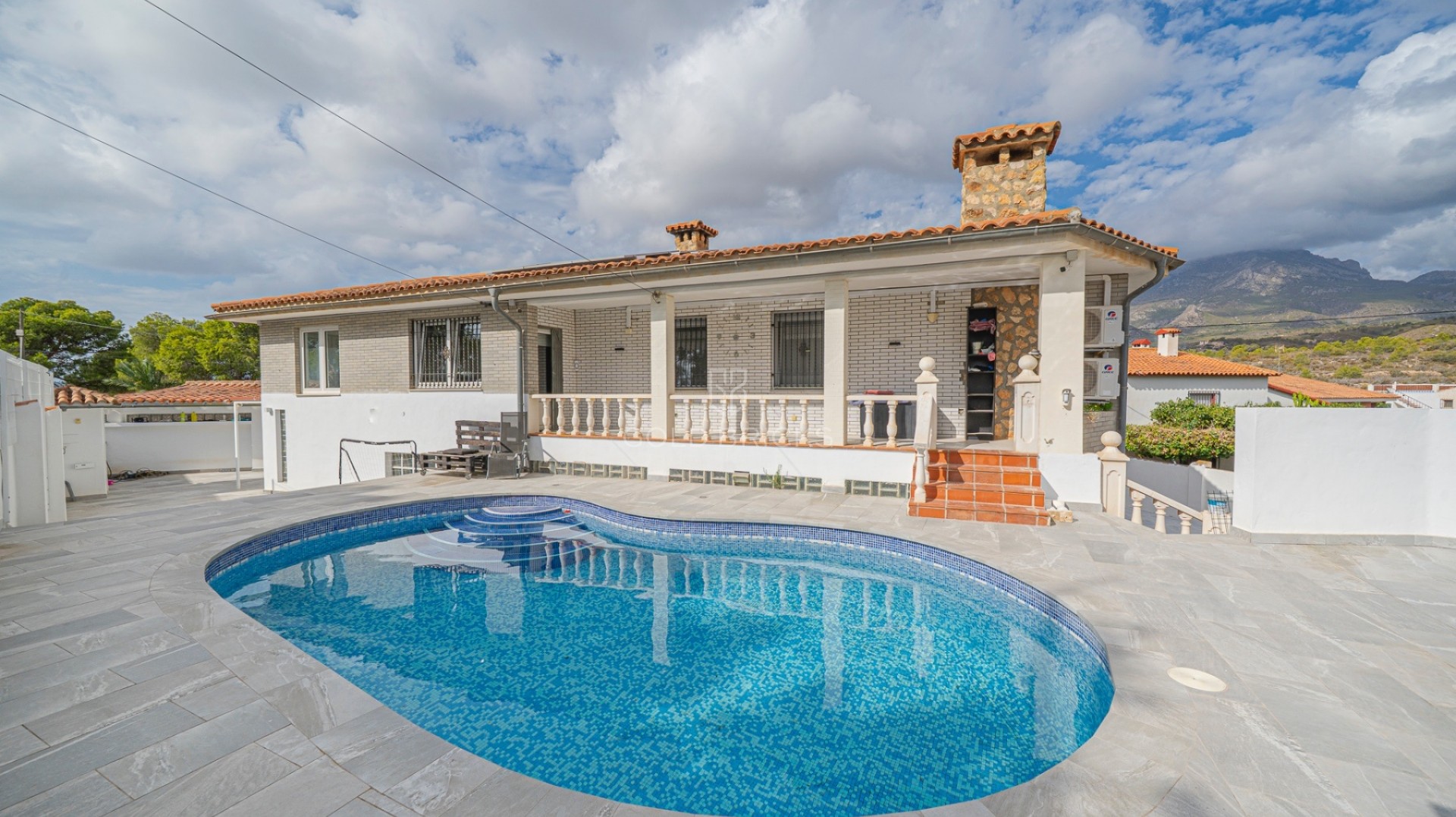 Villa · Wederverkoop · La Nucía · Panorama