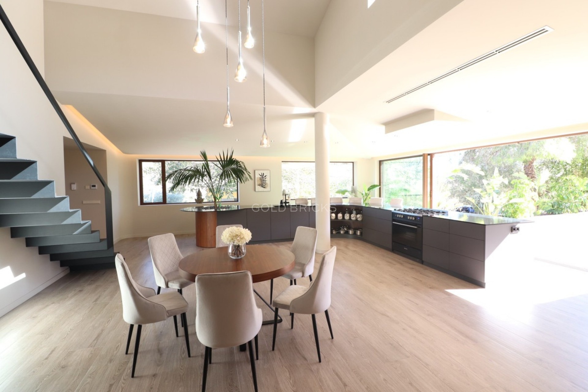 Wederverkoop ·  · Aspe · Aspe Centro