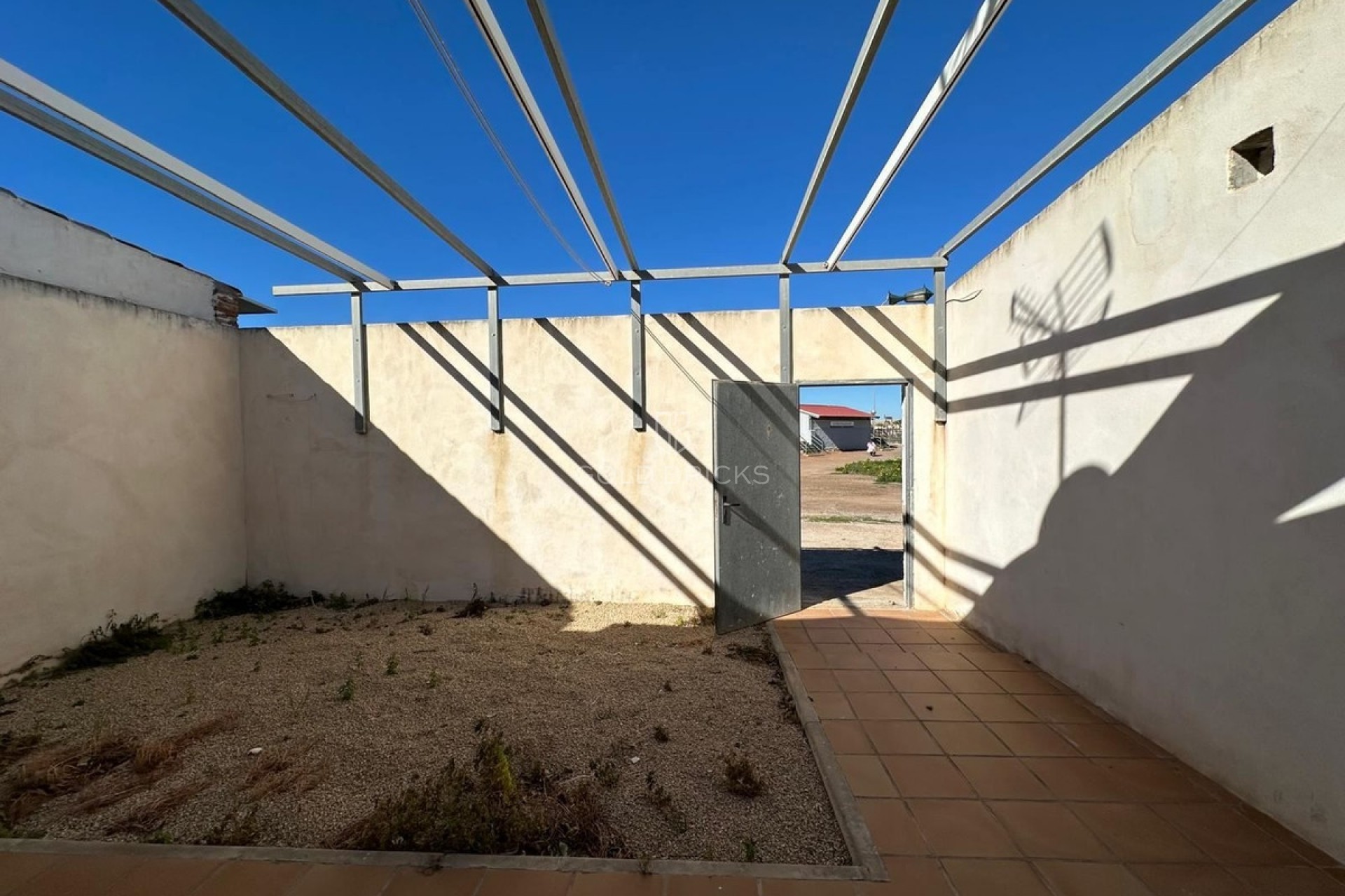 Wederverkoop ·  · Cartagena · Los Nietos