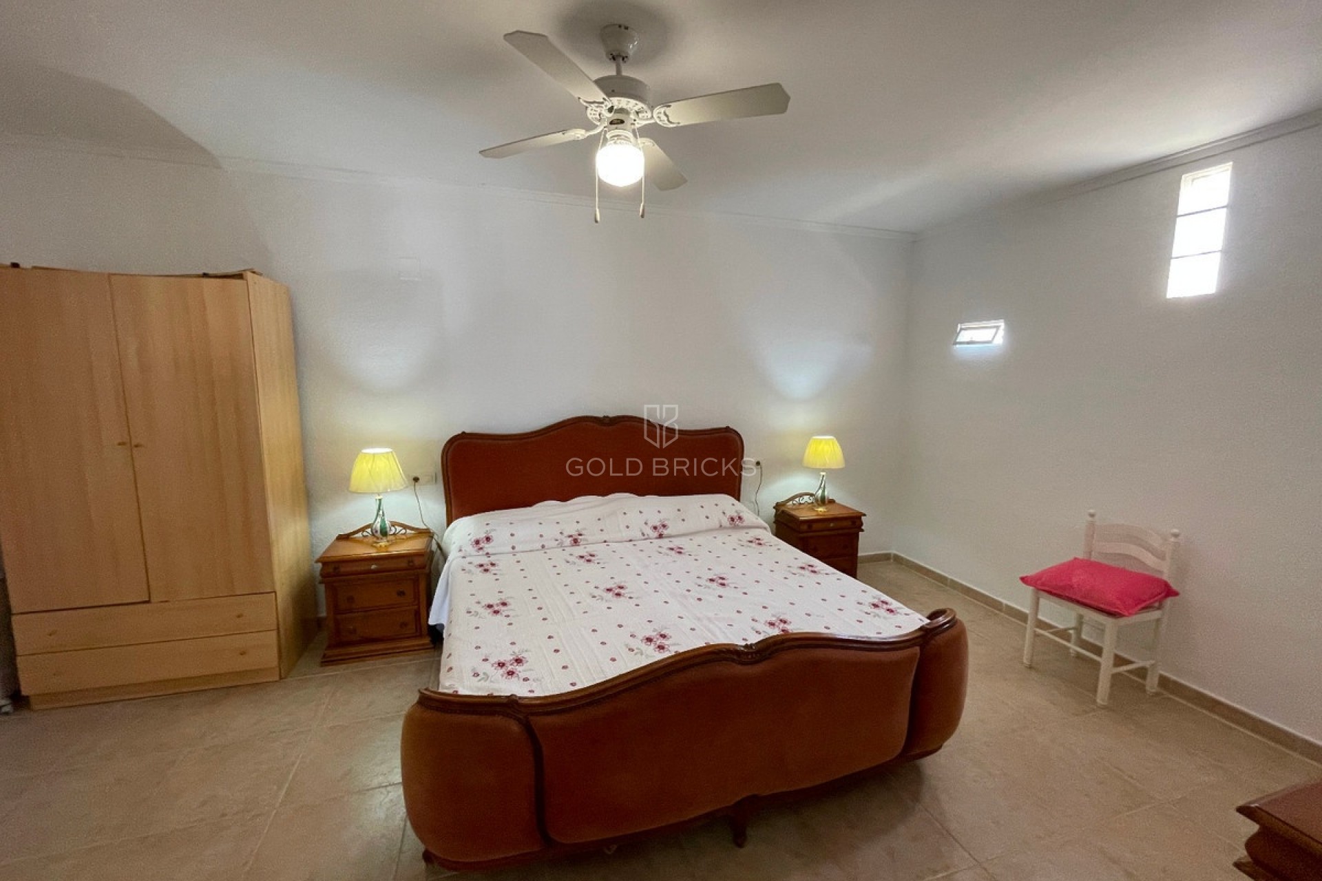 Wederverkoop ·  · Daya Nueva · Daya Nueva Centro