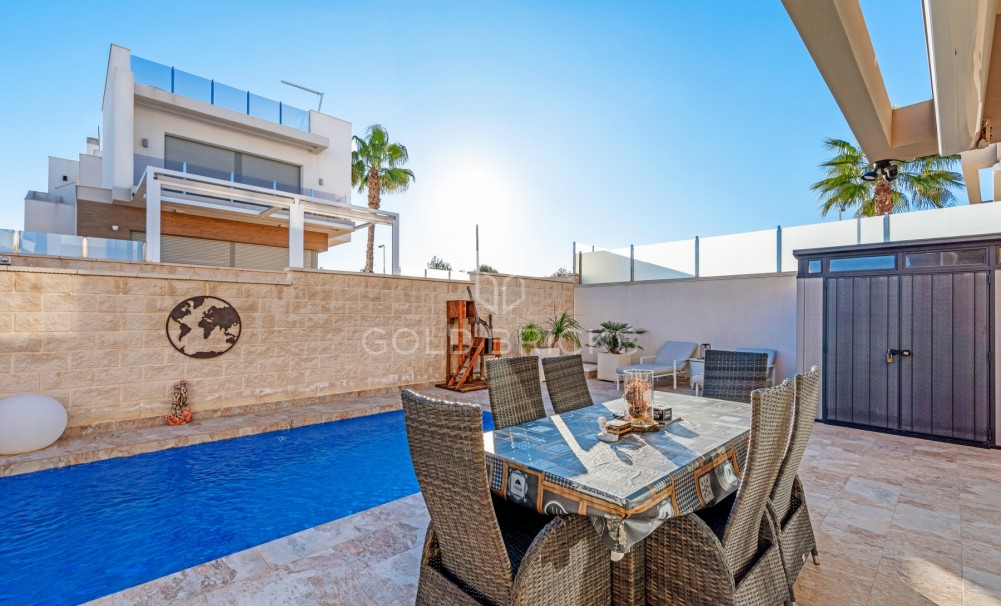 Sale · Villa · Orihuela · Villamartin