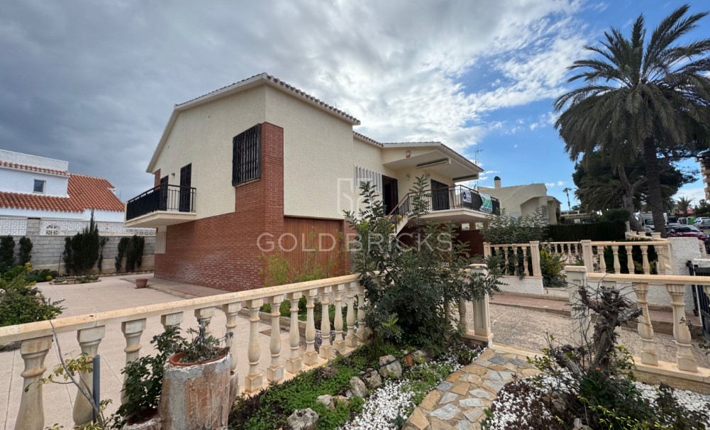 Resale · Villa · Orihuela Costa · La Zenia