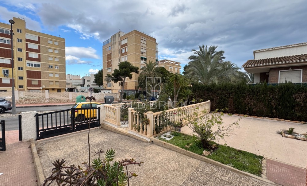 Resale · Villa · Orihuela Costa · La Zenia