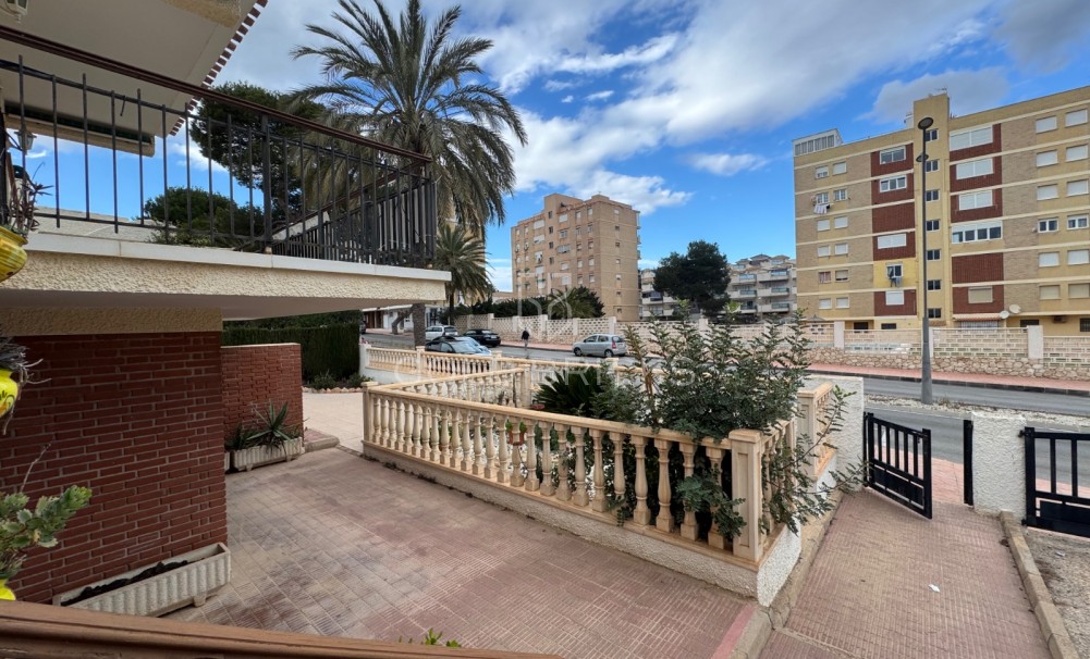 Resale · Villa · Orihuela Costa · La Zenia