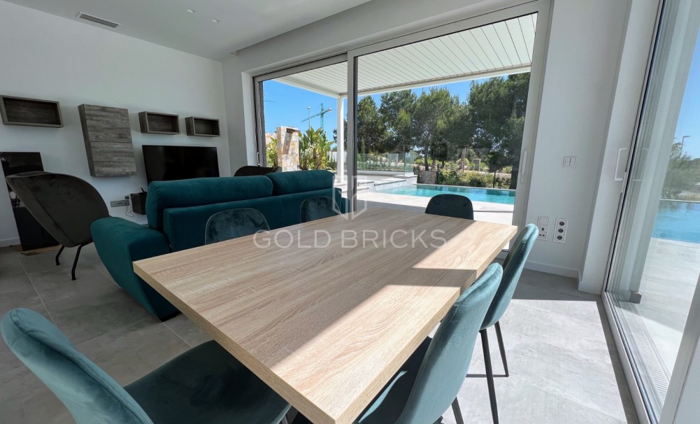 Wederverkoop · Vrijstaande villa · Las Colinas Golf Resort