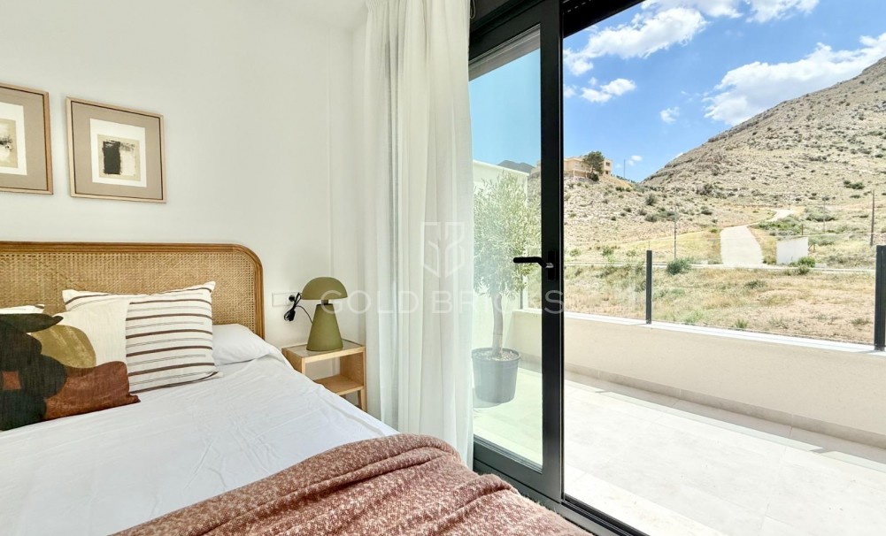 New Build · Town House · Cox · San Fernando