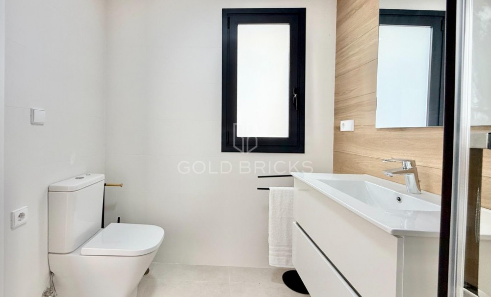 New Build · Town House · Cox · San Fernando