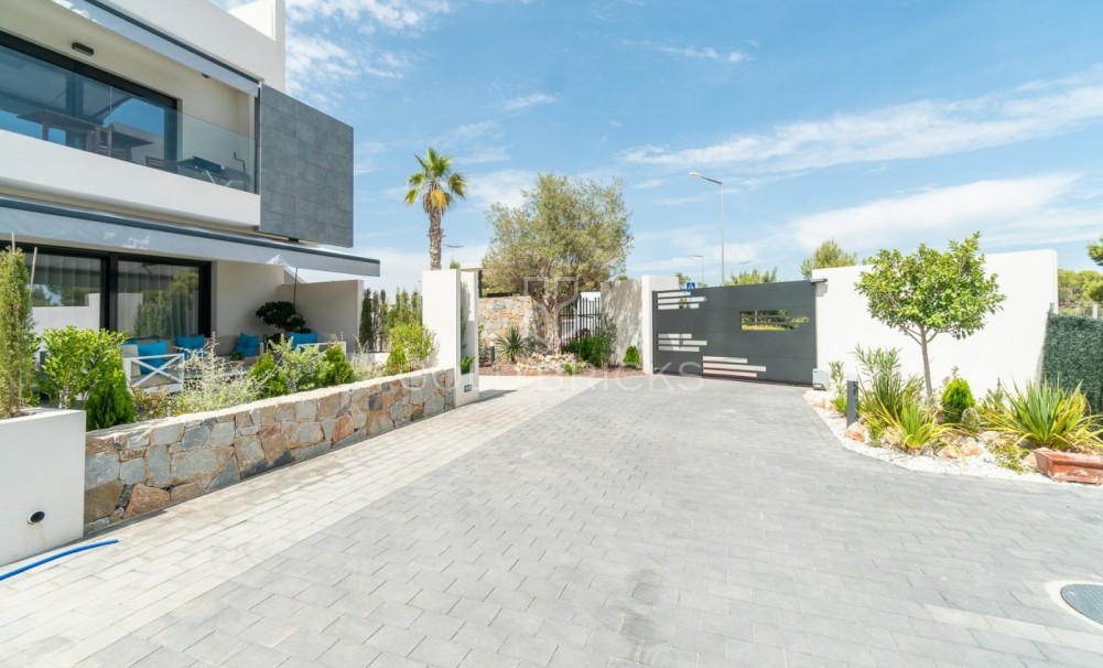 New Build · Bungalow · Torrevieja · Los balcones
