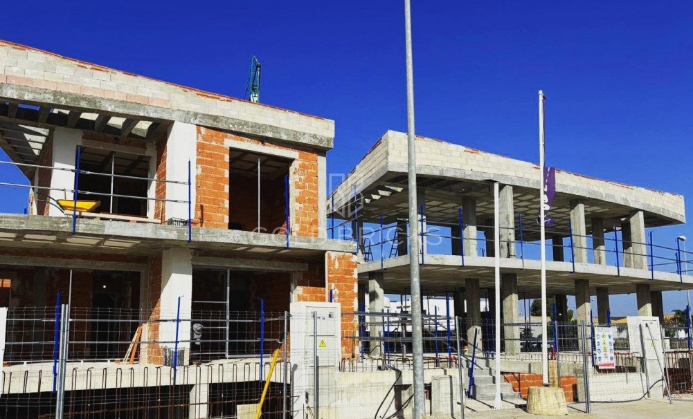 New Build · Villa · Dolores · polideportivo