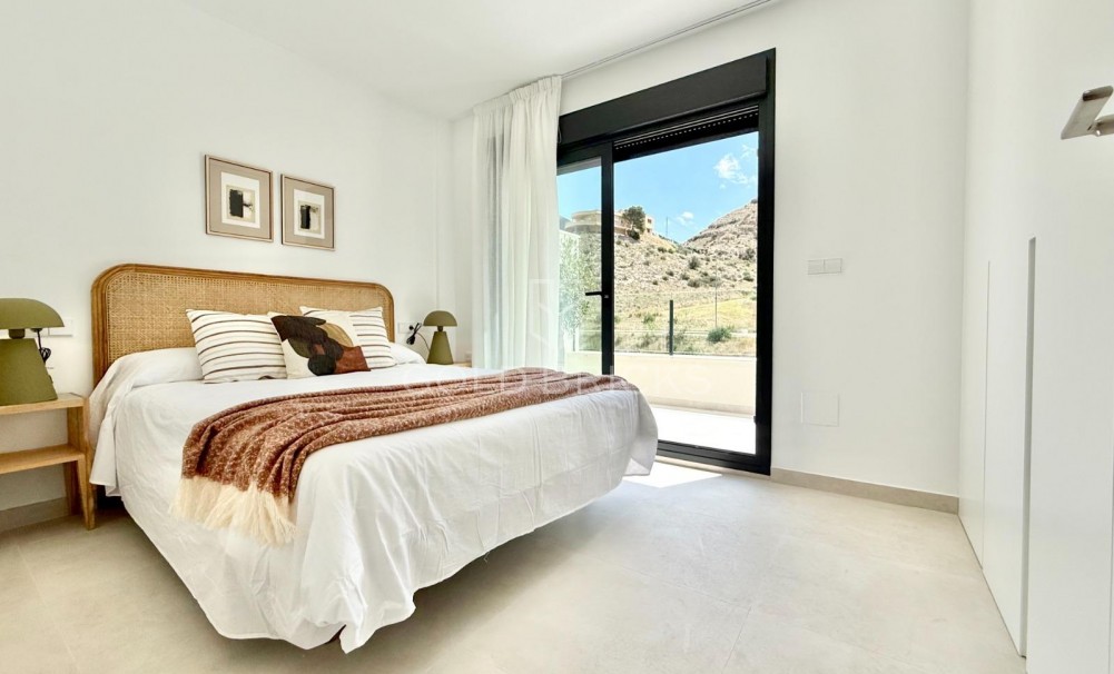 New Build · Town House · Cox · San Fernando