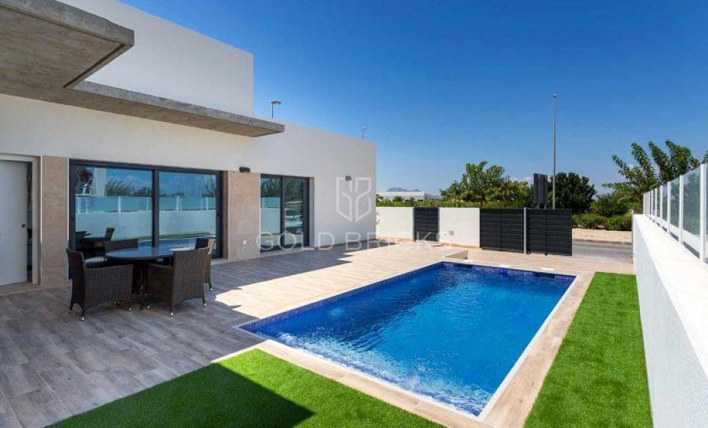 New Build · Quad House · Daya Nueva · CENTRO