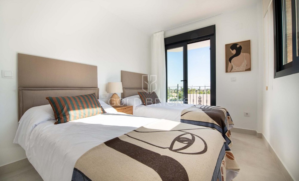 New Build · Town House · Cox · San Fernando