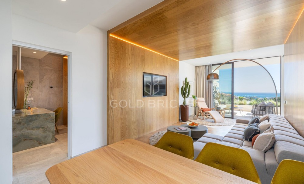 Nowa konstrukcja · Daszek · Fuengirola · Higueron