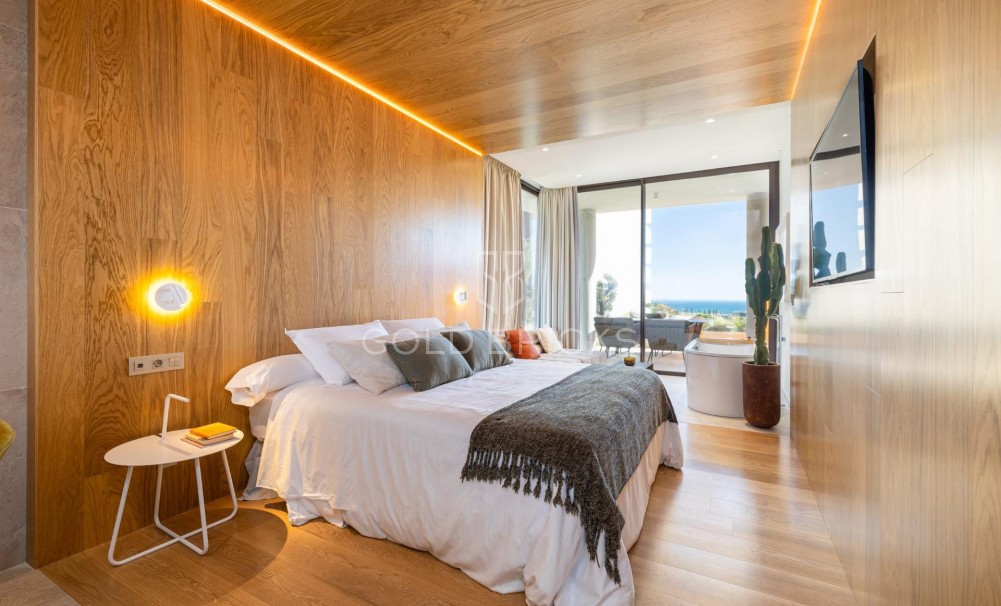 Nowa konstrukcja · Daszek · Fuengirola · Higueron