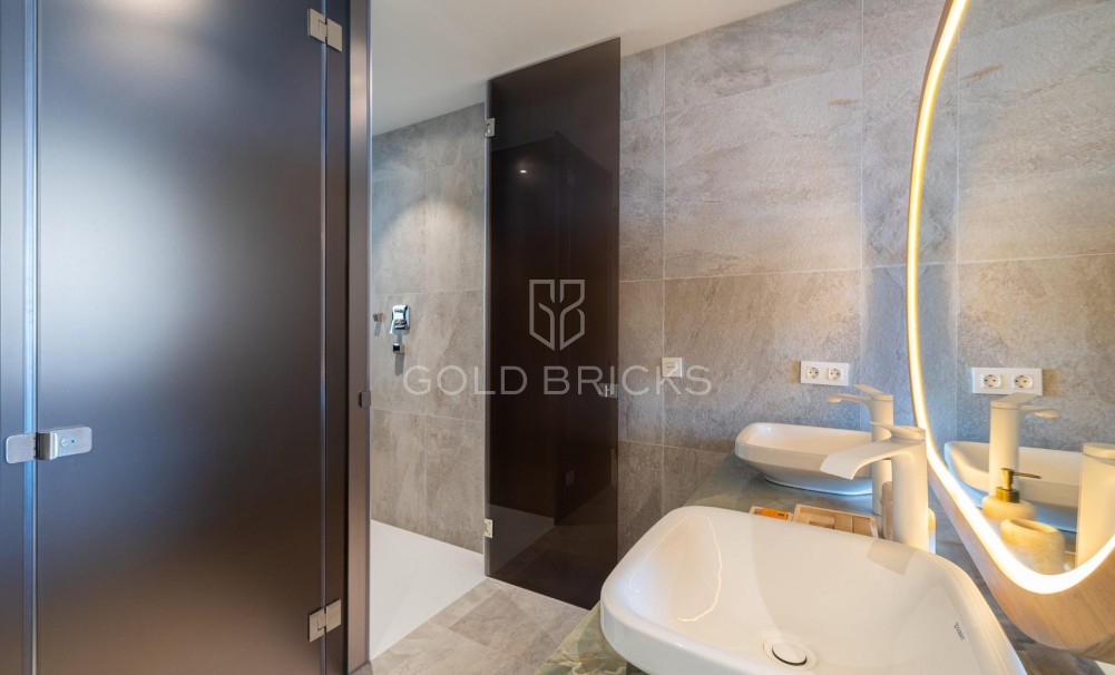 Nowa konstrukcja · Daszek · Fuengirola · Higueron