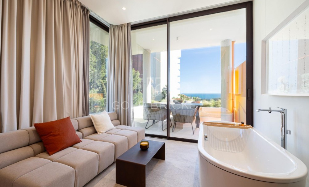 Nowa konstrukcja · Daszek · Fuengirola · Higueron