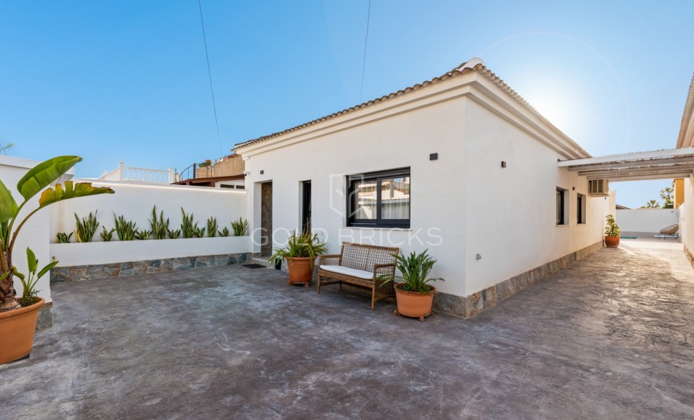 Resale · Villa · Torrevieja · El chaparral