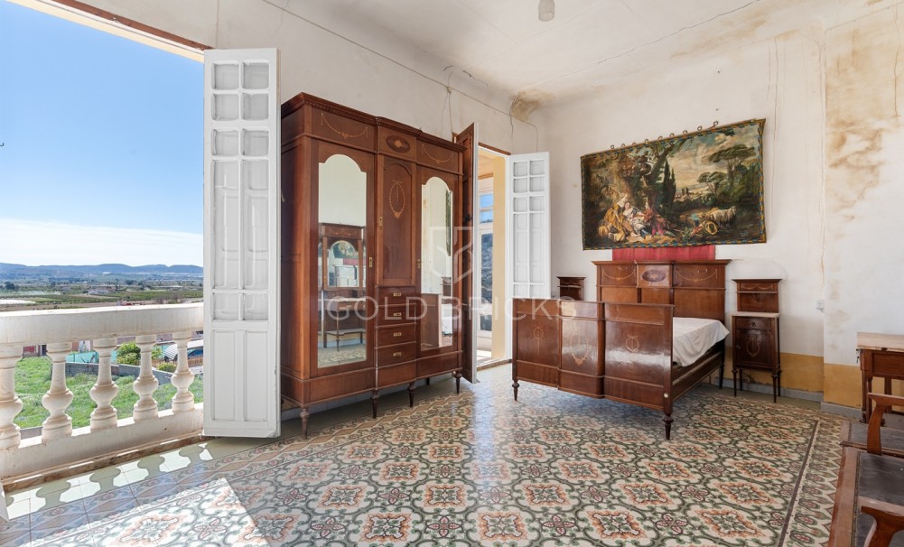 Sale · Country estate · Orihuela