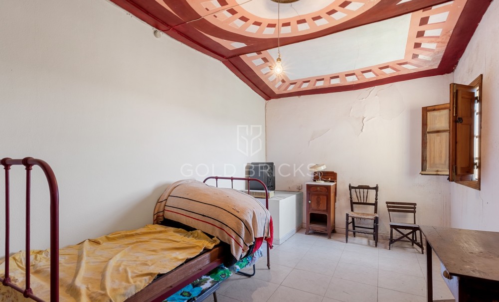 Sale · Country estate · Orihuela