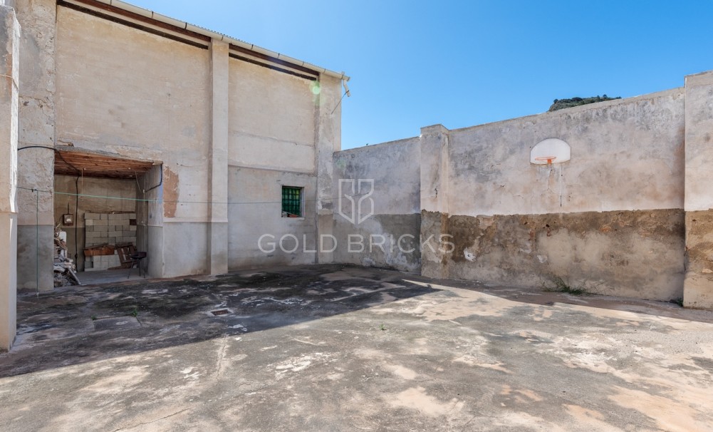 Sale · Country estate · Orihuela