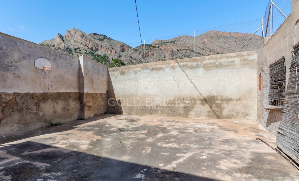 Sale · Country estate · Orihuela