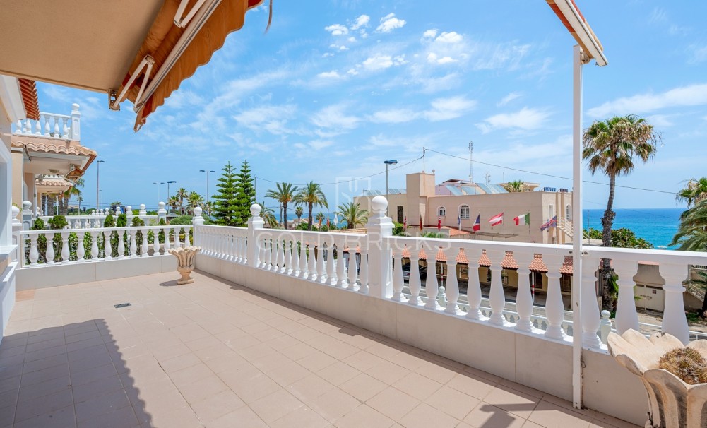Återförsäljning · Villa · Torrevieja