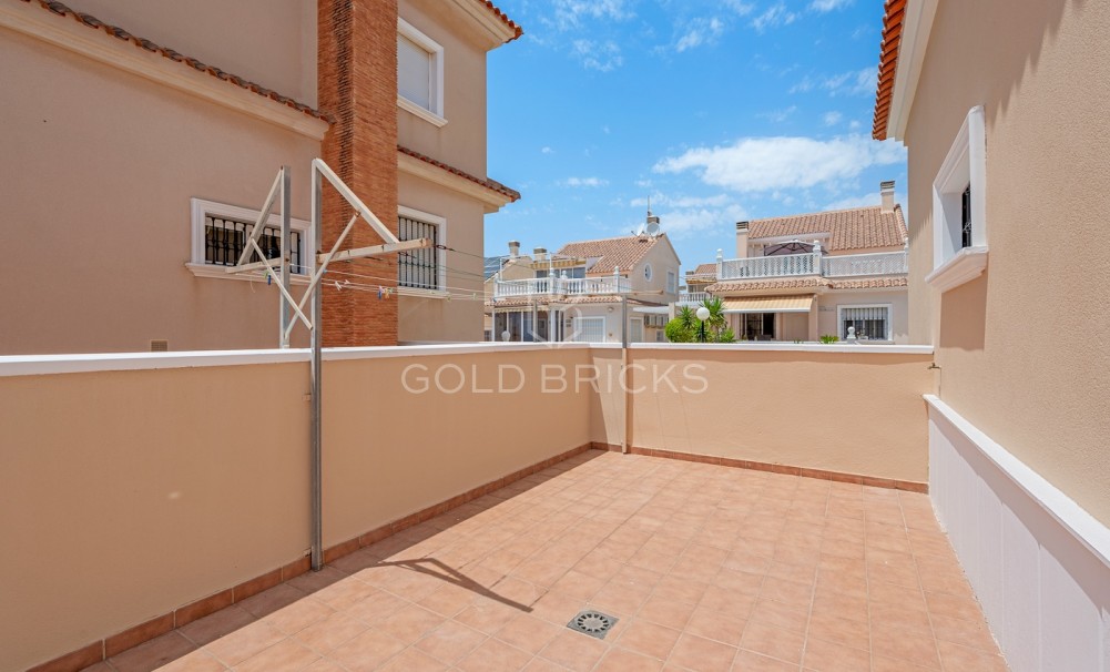 Återförsäljning · Villa · Torrevieja