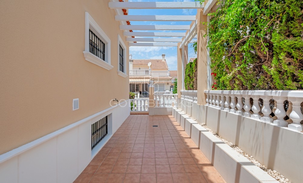 Återförsäljning · Villa · Torrevieja
