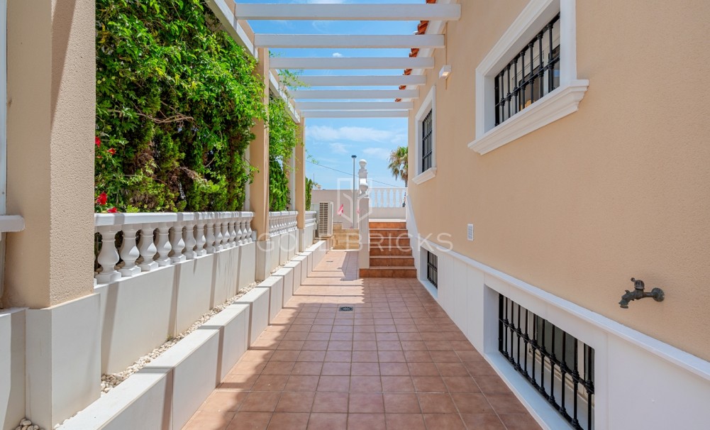 Återförsäljning · Villa · Torrevieja