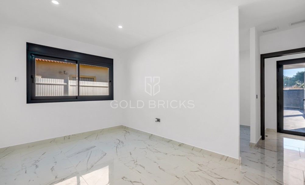 Återförsäljning · Villa · Campoamor