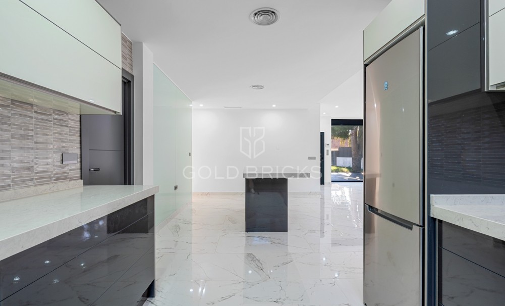 Återförsäljning · Villa · Campoamor